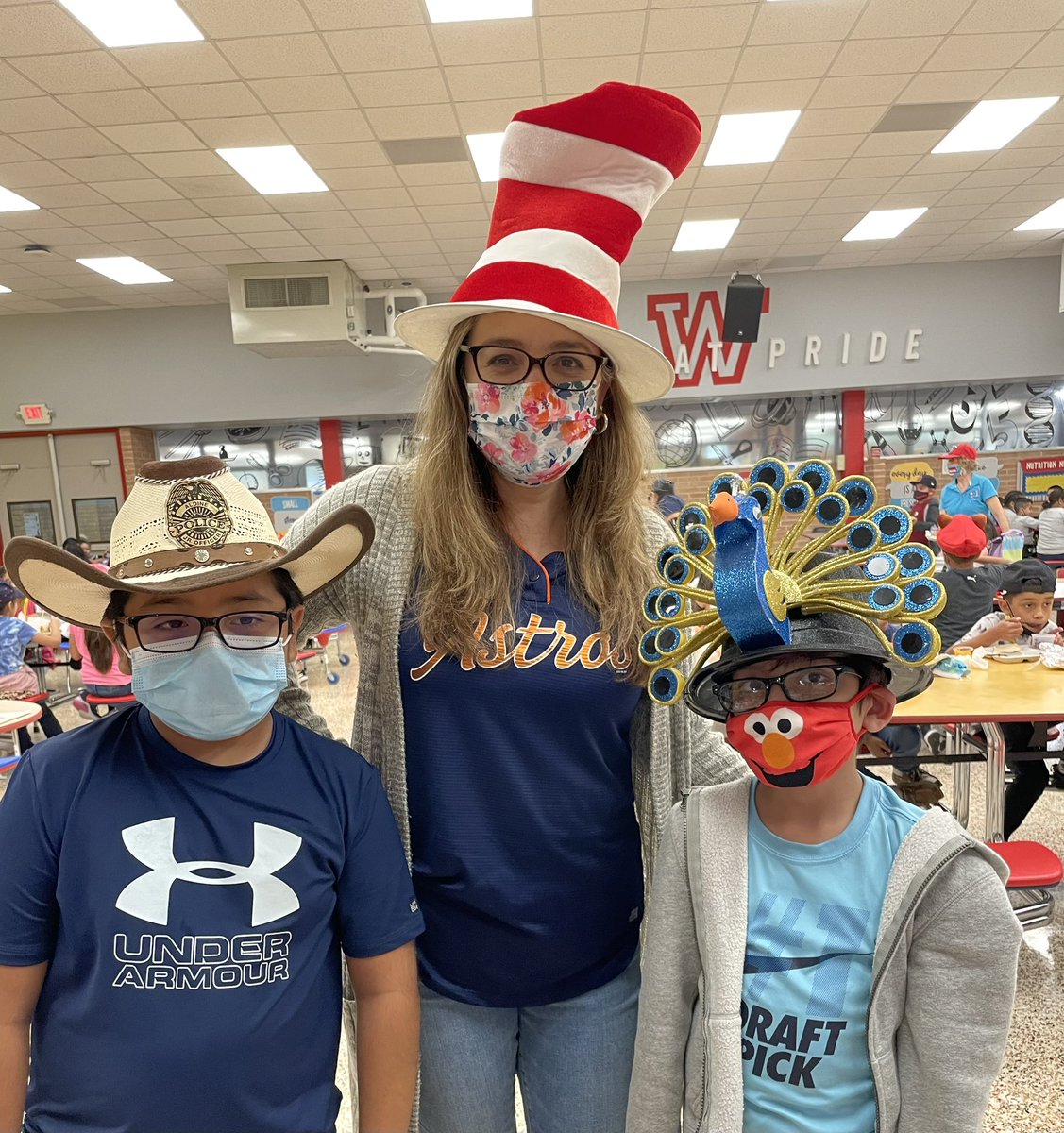 CupialKarla's tweet image. Hats off to being Drug Free @WorshamES_AISD #RedRibbonWeek2021 #ACELevelUp