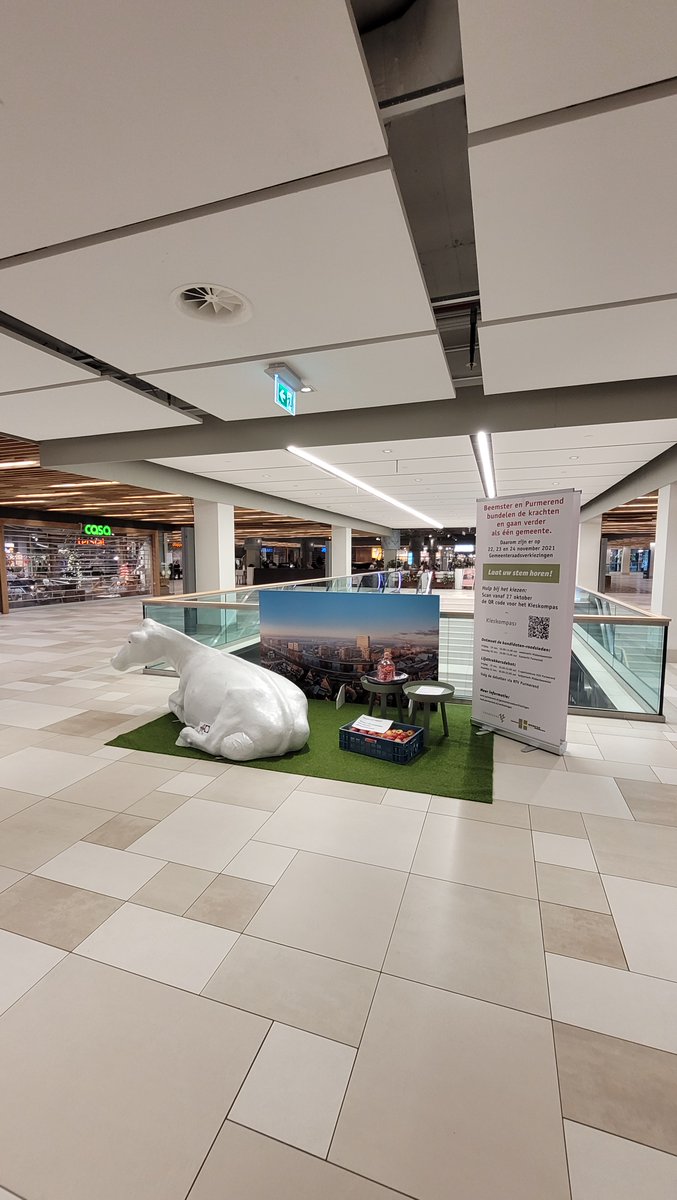 raadpurmerend's tweet photo. Heb je de verkiezingsstand al gezien boven in 't Eggert Centrum vol info over de gemeenteraadsverkiezingen op 24 nov? Raad 't aantal rode potloodjes in de pot en win een prijs. Scan de QR code op de stand en lees meer over de politieke partijen, stemhulp en hoe je kunt stemmen. https://t.co/MJXkd4aSrA
