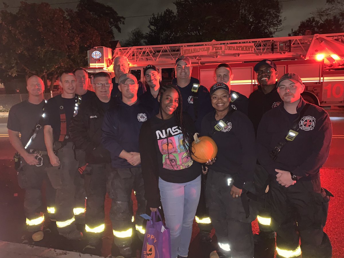 IFD_NEWS's tweet photo. Just in time for Halloween #IFD Firefighters 🚒 made some #ProjectPumpkin 🎃👻 deliveries to some pretty awesome #HoosierBurnCamp campers who live in #INDY. No tricks…. all treats…for these amazing kids 🧡 https://t.co/6a7mvV5cNs