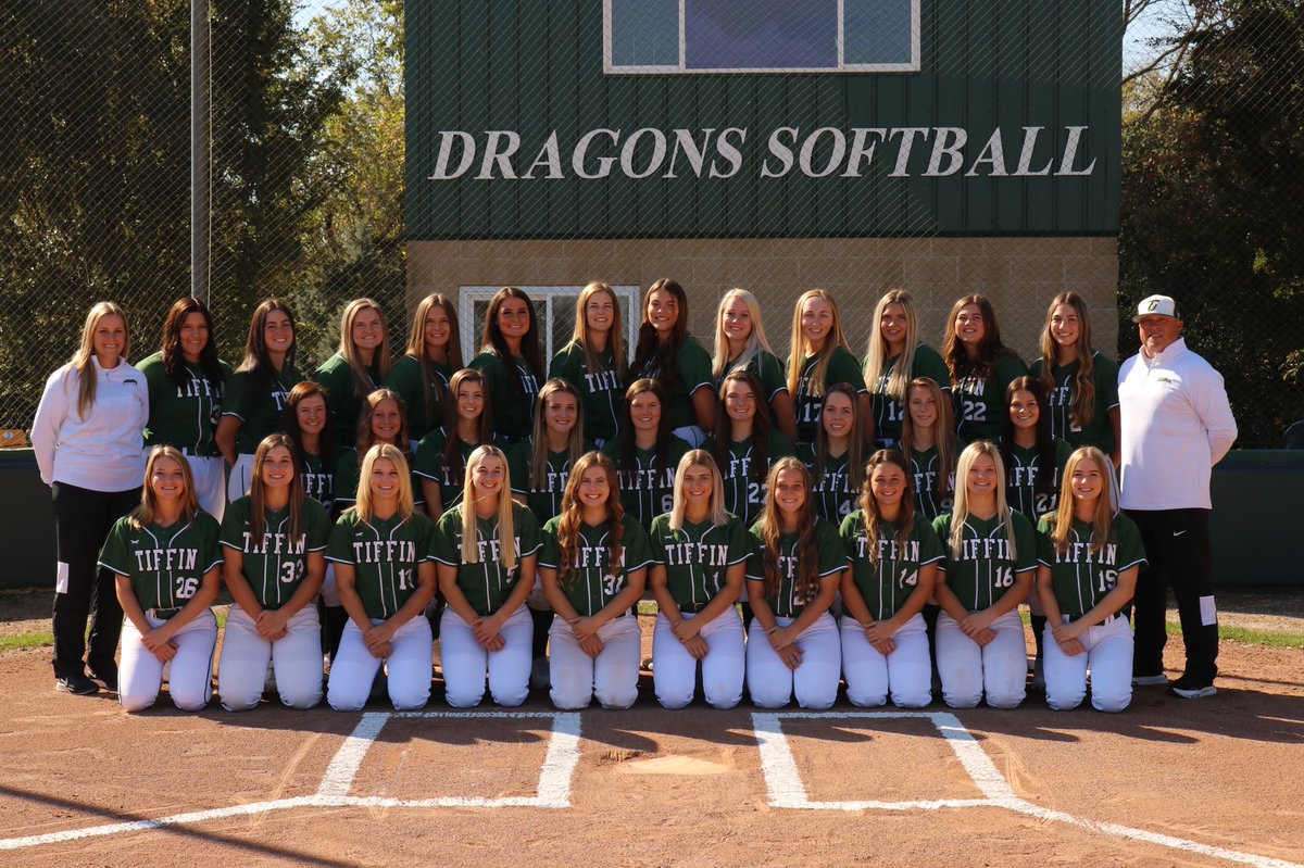 Paige_McMenemy's tweet photo. 🐉🤍🥎 https://t.co/H65SXONcoM