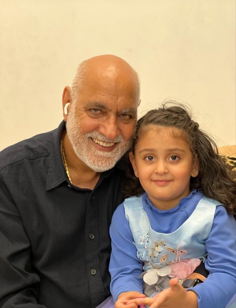 dilbag371's tweet photo. Happy birthday ❤️🌹😍🥰 https://t.co/4NXBsF2OCw