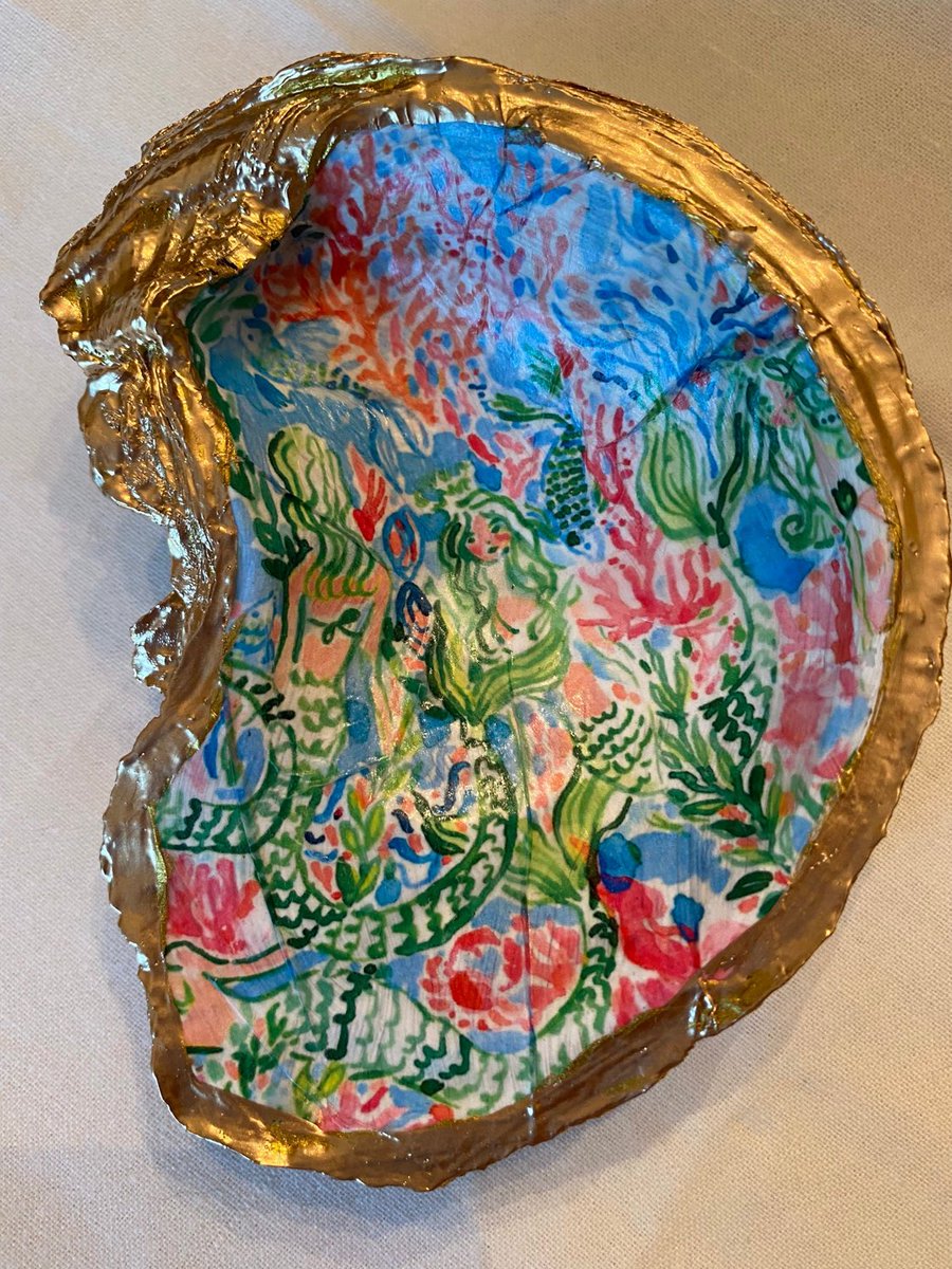 SouthBelleBeth's tweet image. Excited to share this item from my #etsy shop: Mermaid Printed Oyster Shell Dish | Decoupaged Lily Inspired Mermaid Print| Seashell Jewelry Holder | Coastal Decor $24 etsy.me/3ElUvDc
#mermaid #shelldish #jewelrydish #giftideas