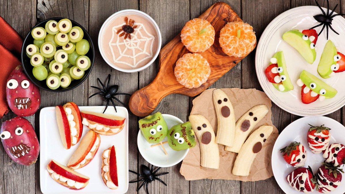 topfruitbytes's tweet image. Create fun fruity snacks this Halloween! #halloween #halloweenfun #fruit
