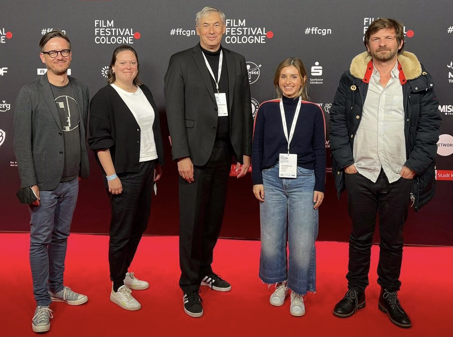 filmabt's tweet photo. die Jury des Filmpreis NRW beim Filmfestival Cologne 2021: mit Svenja Böttger, Harry Flöter, Alexandra Kosma und Visar Morina. Donnerstag ist Preisverleihung.

@FilmFestivalCGN https://t.co/rJFXF4Oo4D
