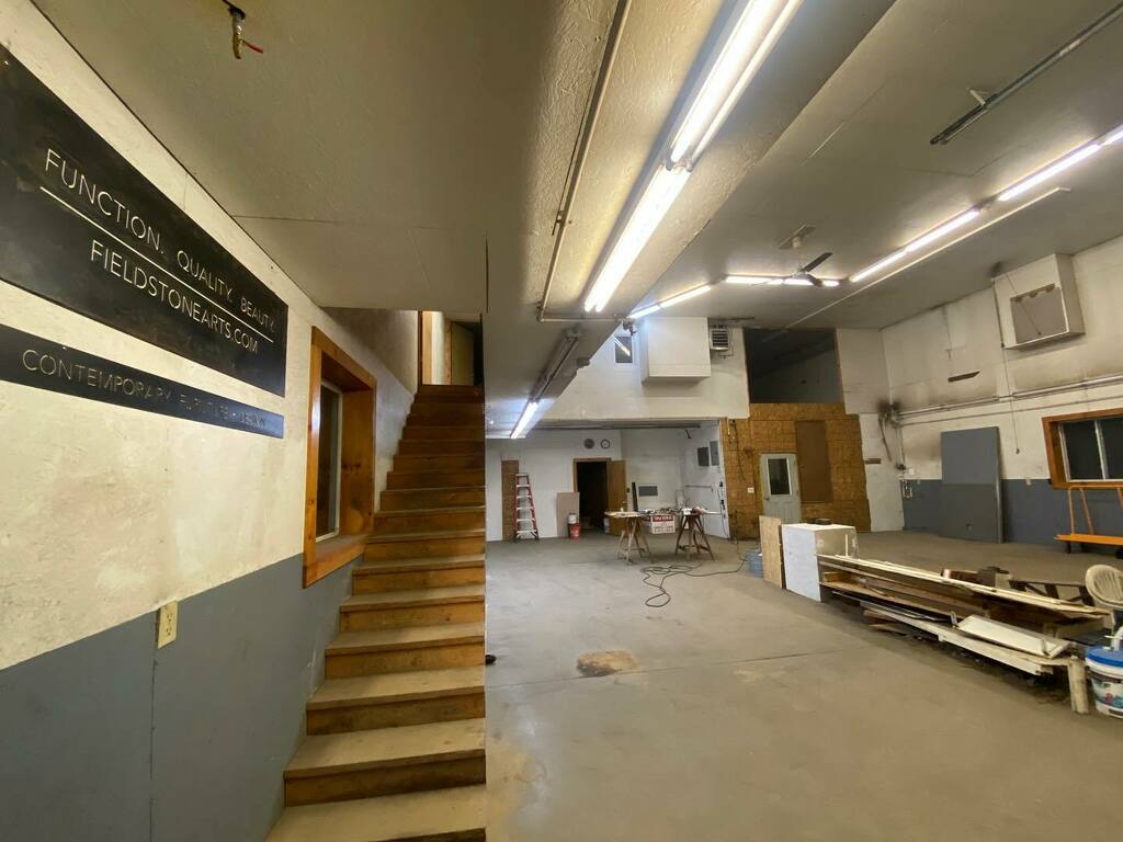 fieldstonearts's tweet photo. A glimpse

Still an enormous amount of work in the new shop between demo of old fixtures, electrical, painting and organizing. Not to mention actually getting everything moved up from NY.  It’s all a little overwhelming right now, but the work and stress… https://t.co/3vgmzYhzGW https://t.co/2deHuN80BX