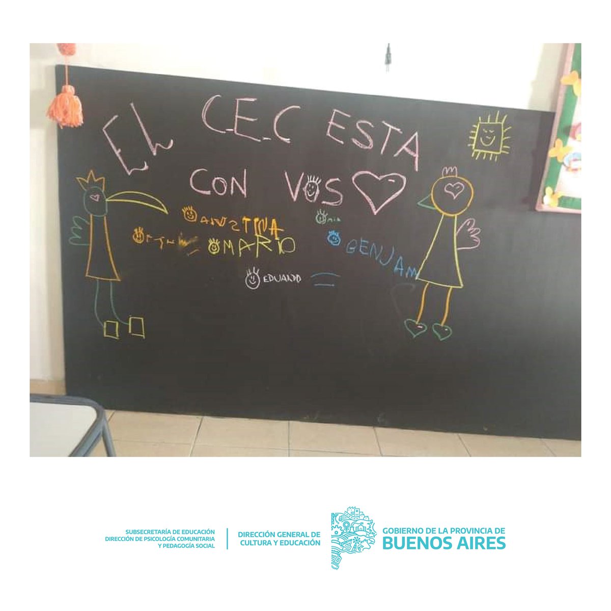 BaPsico's tweet photo. El CEC 802 de Zalazar vuelve a su casa. Las docentes auxiliares y familias, no pueden evitar la emoción que se vislumbra en sus caras. Un apartado singular merecen las caritas felices de las/os niñas/os por volver al CEC una institución que les enseña y los cuida. https://t.co/umUVb7LVFU