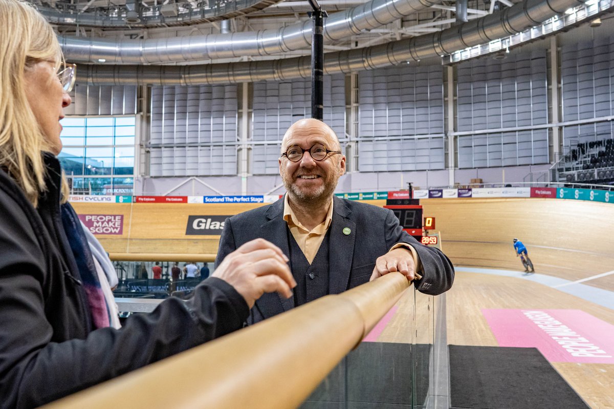 ScottishCycling's tweet image. Today we were delighted to welcome @patrickharvie down to the Emirates Arena as part of Women &amp;amp; Girls in Sport Week.

It was a pleasure to talk to him about just some of things we're doing to make our sport more diverse

#SheCanWeWill #NationofCyclists

britishcycling.org.uk/scotland/artic…