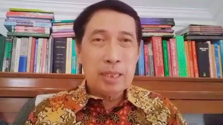 Man teman….Wajah Om Musni kok glowing banget….Pake ramuan apa yaaaa…..????