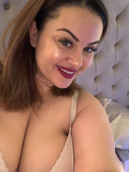 #thickwomen #honormycurves #thickthighssavelives #thicc #thick #plussize #plussizemodel #plussizefashion<a href="/tag/thickwomen"class="tags">#thickwomen</a><a href="/tag/honormycurves"class="tags">#honormycurves</a><a href="/tag/thickthighssavelives"class="tags">#thickthighssavelives</a><a href="/tag/lingerie"class="tags"><span>#lingerie</span></a><a href="/tag/photoshoot"class="tags"><span>#photoshoot</span></a><a href="/tag/photooftheday"class="tags"><span>#photooftheday</span></a><a href="/tag/curvy"class="tags"><span>#curvy</span></a><a href="/tag/sexy"class="tags"><span>#sexy</span></a>