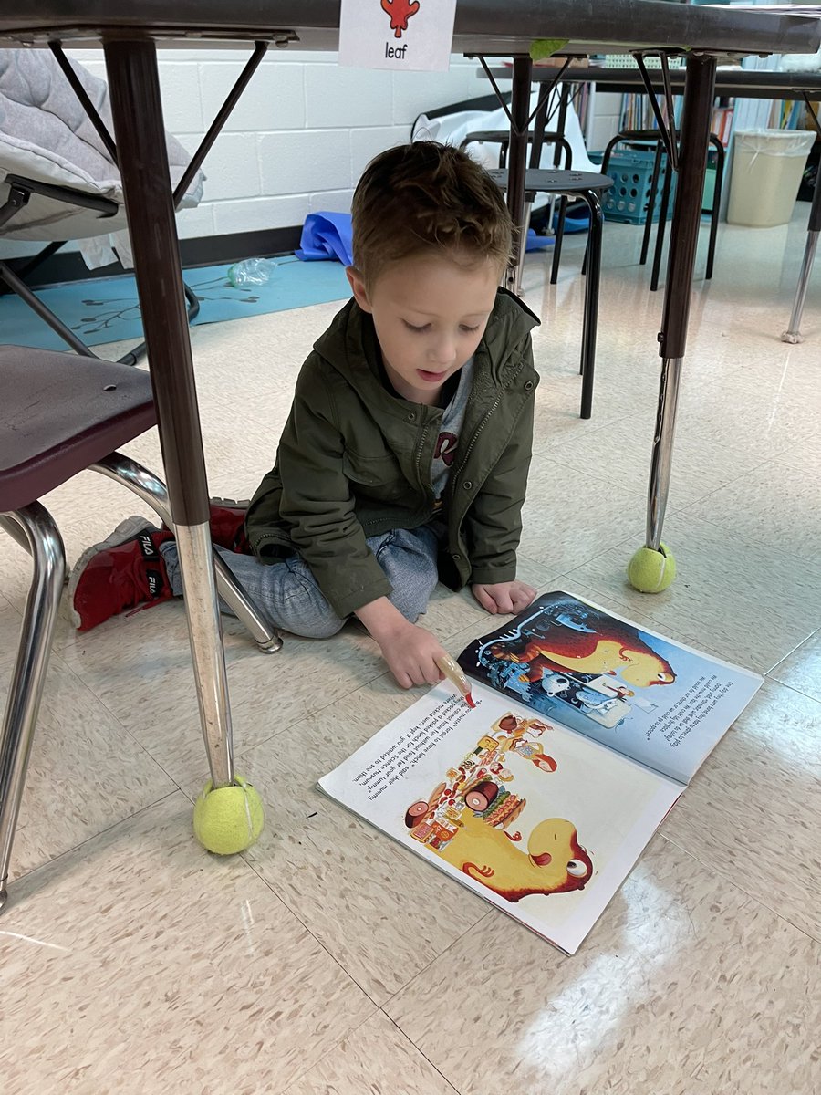 MrsKenney0802's tweet photo. Building up our reading stamina and finding some fun spots to do it! #Thrivemoore #Thebestview @R_M_Moore_Elem @_DrAbbyMay @CherokeeSchools https://t.co/0rRFOIDAnf