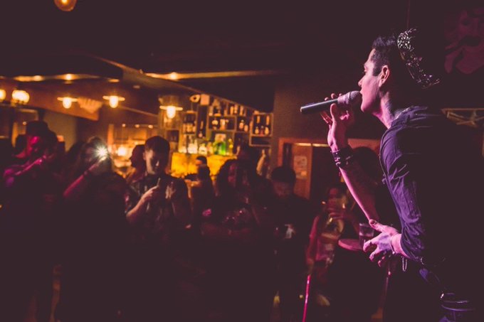 Take me back to this gig 💜❤️💕 https://t.co/7ZMIMGDutQ<a href="/tag/newprofilepic"class="tags"><span>#newprofilepic</span></a>