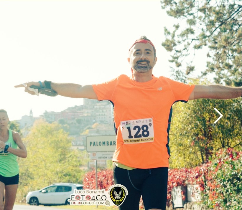 GabrieleGalilea's tweet photo. #milleniumrunning a #palombarasabina è uno dei percorsi più difficili con tutti quei saliscendi ma anche una delle 10km più belle e impegnative. E poi al traguardo una bella bottiglia di #olio 😎 grazie a #foto4go per la foto... https://t.co/6t1ec8G5hY