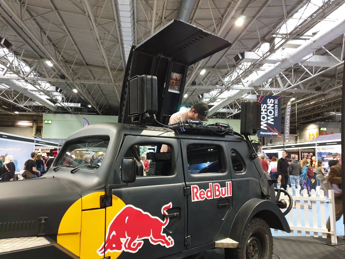 Ski_Press's tweet photo. Some pics from The National Snow Show, last weekend, at the NEC Birmingham.
Great crowds, busy stands, friends to catch-up with, interesting speakers and things to do.
#snowshow #snowsports #skishow #necbirmingham #SPnetwork @natsnowshow #WeWillSkiAgain https://t.co/lsfdjyfdfv