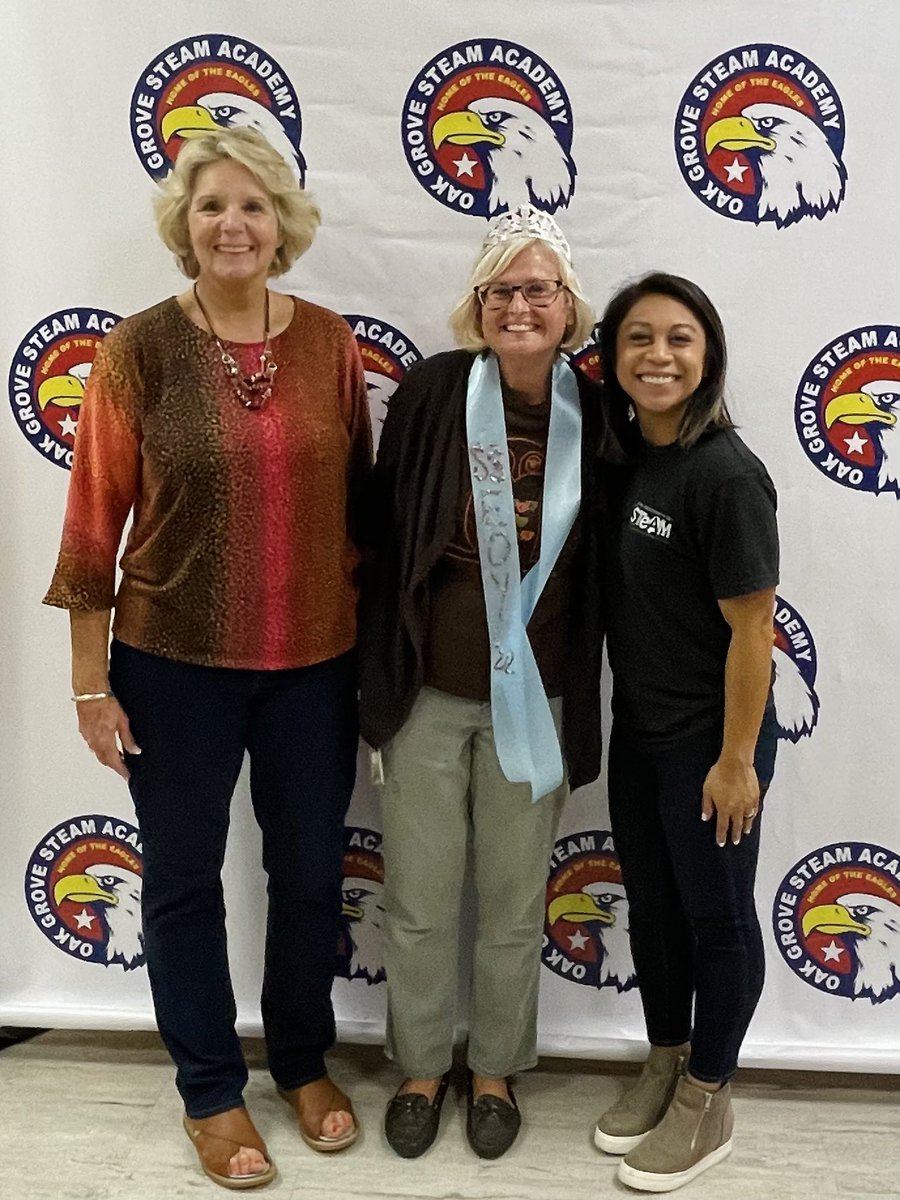 OGESeagles's tweet photo. Congratulations to our Teacher and Support Staff of the Year! Ms. Ally Potter, 3rd grade teacher and Mrs. Amy Zaski, Supportive Instructive paraprofessional. We are so proud to honor their amazing work and dedication! https://t.co/HvLVil4Z0T