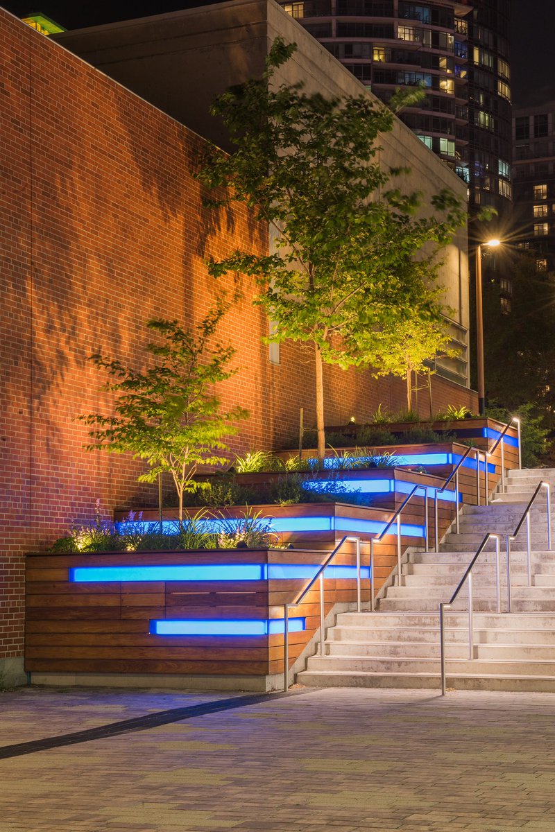 GuideWoodwork's tweet image. In 2020, Rogers Centre decided to do major renovations to the exterior of the Rogers Centre, which we are extremely happy to be a part of. We are proud to showcase to you Guides craftsmanship that adds a sense of modern sophistication to the landmark.