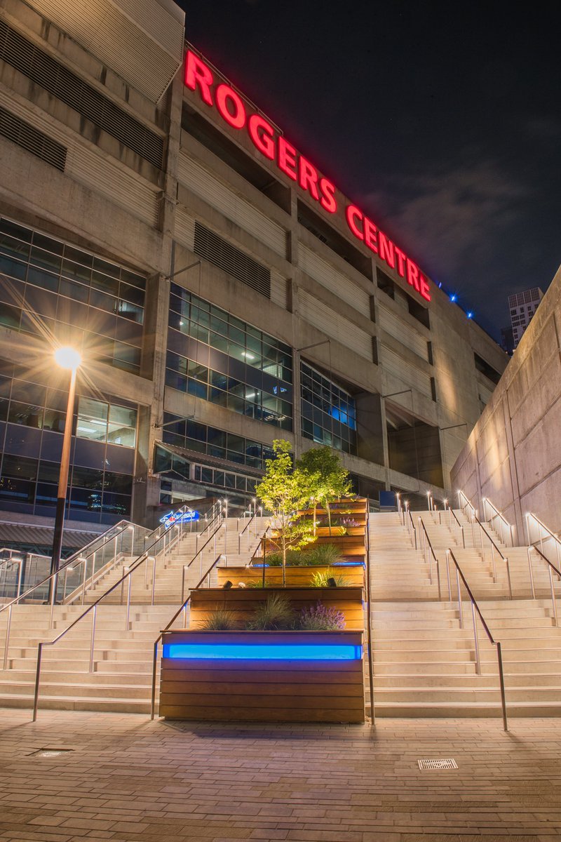 GuideWoodwork's tweet image. In 2020, Rogers Centre decided to do major renovations to the exterior of the Rogers Centre, which we are extremely happy to be a part of. We are proud to showcase to you Guides craftsmanship that adds a sense of modern sophistication to the landmark.