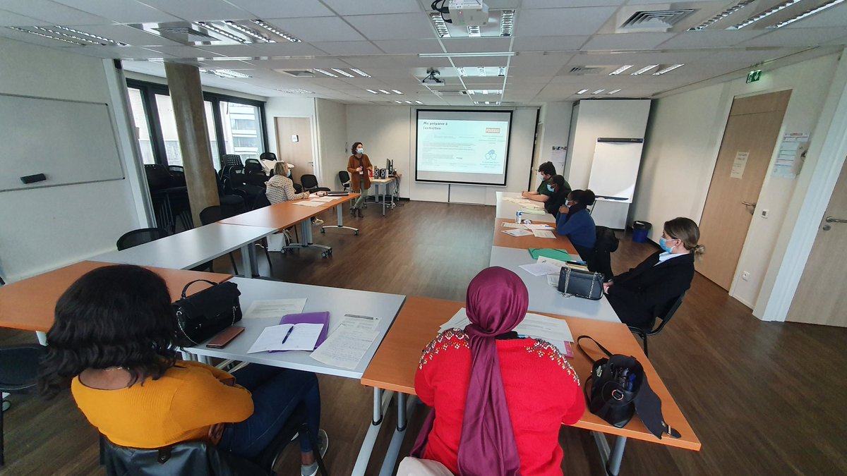 MelyssaRenault's tweet photo. Ce matin, nous avons préparé des candidats/es pour le recrutement d'assistant commercial H/F, #Foussier prévu le 27 octobre.

#TousMobilises pour accompagner les candidats/es à aller vers l'#entreprise ! 

@JameronS @VTondeux @AlexandreThieu3 @GaellePatronPE https://t.co/aOCqDRLtDf