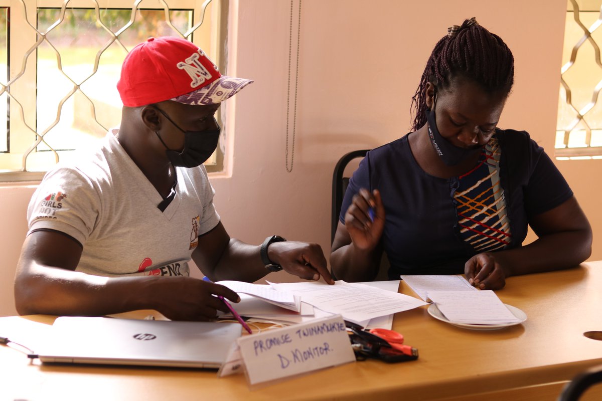 ACME_Africa's tweet photo. Finding your way into the environment story. Participants paired up to identify unreported issues #EnvironmentReporting https://t.co/HX4KqfvkKI
