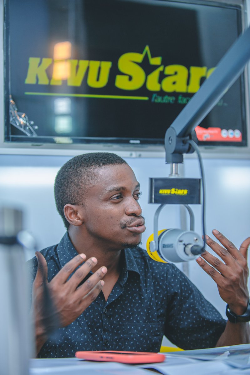 centre_drc's tweet photo. Ce fut un grand honneur de passer dans Les installations de la Radio #Kivustars sur  invitation du journaliste Kayembe M'vita Dido pour parler de nous même et d réalisations du #CDE-DRC dans sa camapagne Promote Women's Rights in DRCongo grace à l'accompagnement d'ATLAS NETWORK https://t.co/hVsQWoFsVx