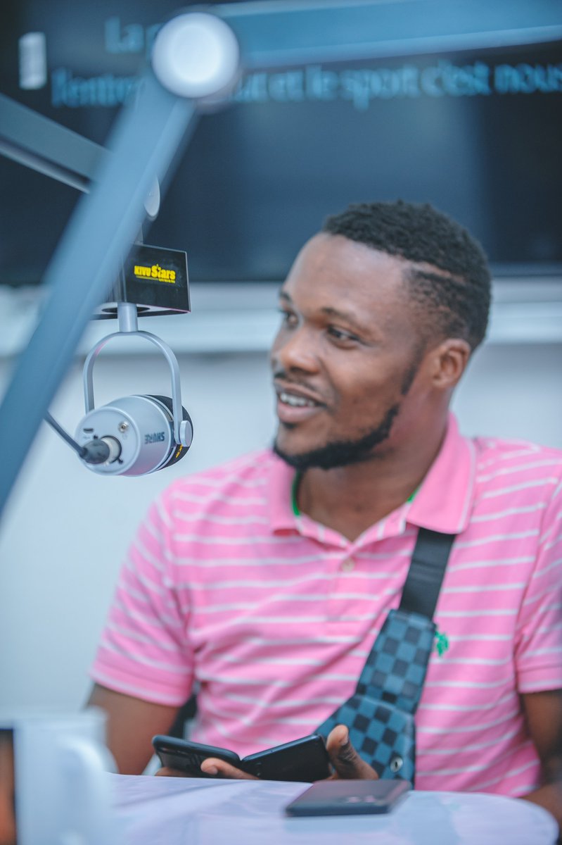 centre_drc's tweet photo. Ce fut un grand honneur de passer dans Les installations de la Radio #Kivustars sur  invitation du journaliste Kayembe M'vita Dido pour parler de nous même et d réalisations du #CDE-DRC dans sa camapagne Promote Women's Rights in DRCongo grace à l'accompagnement d'ATLAS NETWORK https://t.co/hVsQWoFsVx