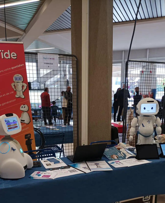 symbioide's tweet photo. Nous étions le week end dernier au Salon International de l'Autisme à Lyon pour y présenter notre solution Synk avec @adoptbuddy et @QTrobot !
 
Nous y avons rencontré des personnes extraordinaires et découvert des projets variés et formidables 😌

Merci RIAU pour cet événement🙌 https://t.co/ILF1ctC8IB
