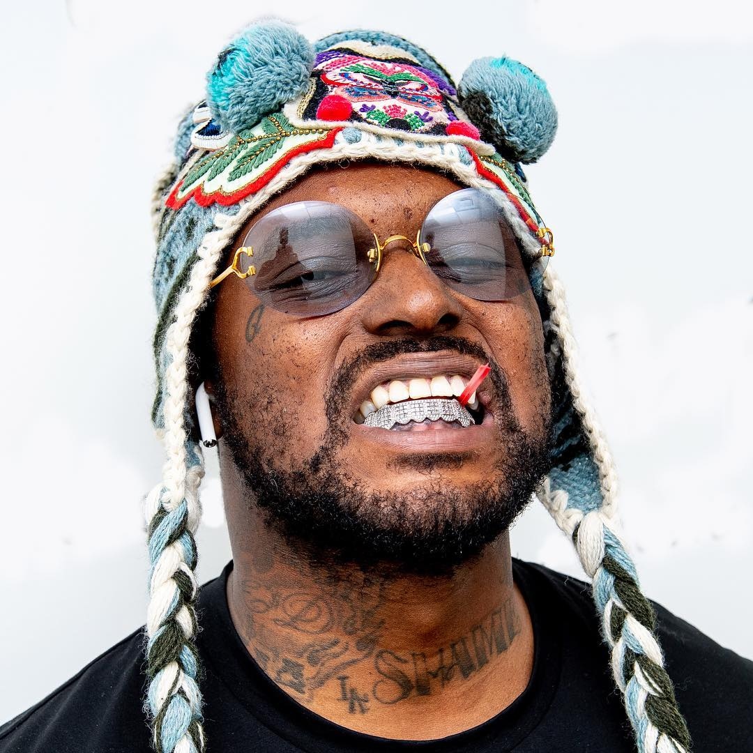 Happy 35th birthday to ScHoolboy Q What\s your favorite song? 
