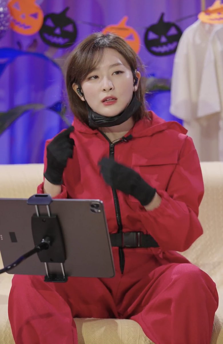 JS210se's tweet image. น้องกิถอดหน้ากากออกมาแล้วถามว่า เป็นไงบ้างคะ เท่มั้ยย? สฟวกสกสฟ่กากสกวกวกว