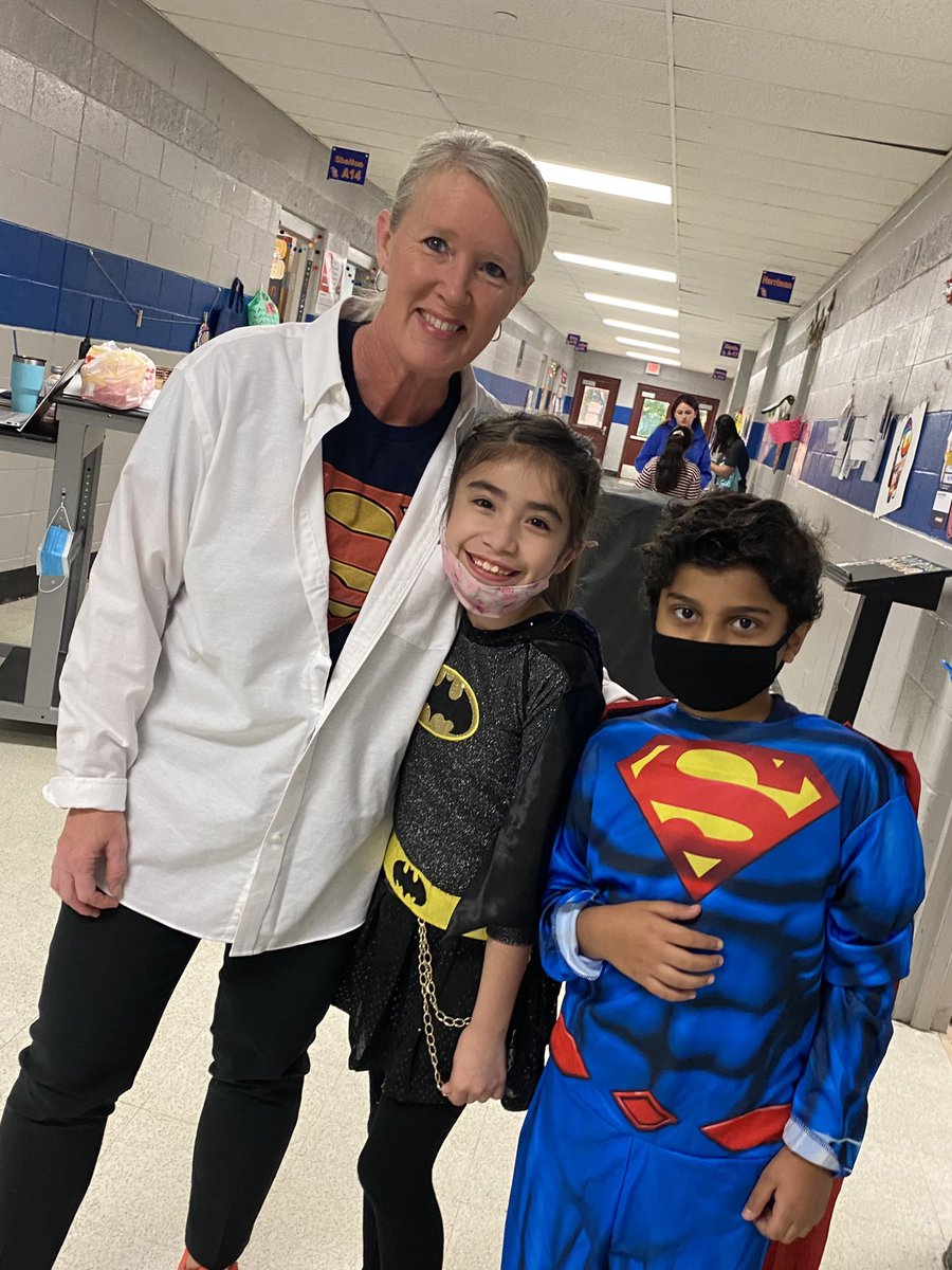 Nelson12Loren's tweet image. Be a HERO, Be drug FREE! 🦸‍♀️🦸🦸‍♂️ #RedRibbonWeek #TeamDCS #MakingItMatter @TweetDCS_SIS