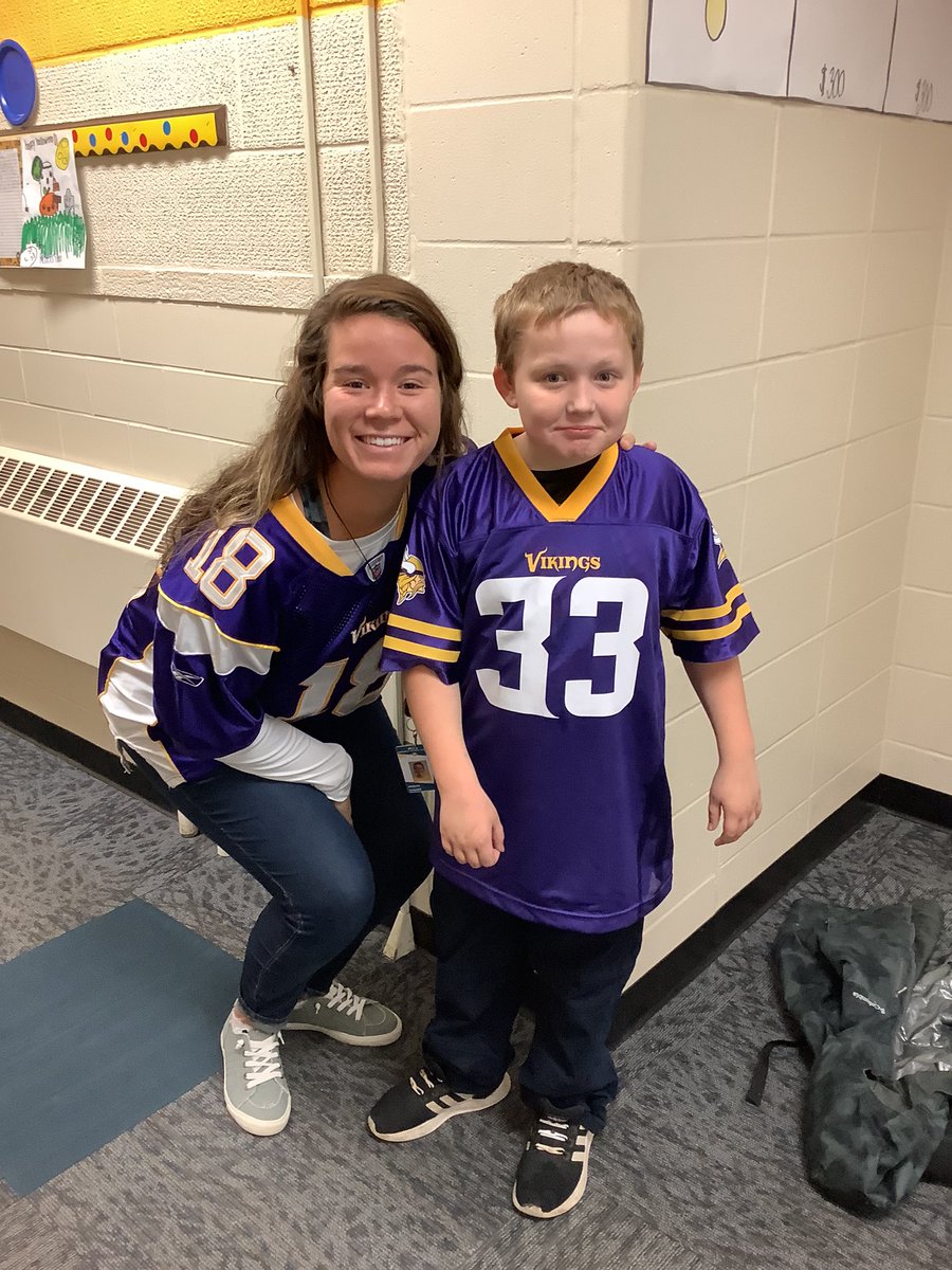 AberdeenSimmons's tweet photo. 2 Vikings fans on jersey day! #ASDdrugfreelookslikeme https://t.co/eyjiXMLNCP