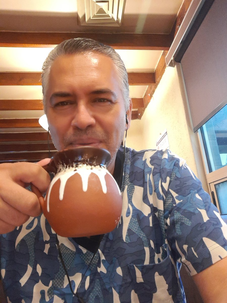 JESUSGZZELCHATO's tweet photo. Hoy tocó Café de Olla en jarrito de barro, que delicia!! Gustas?
El buen café, si no te despierta por la cafeína, si lo hace por la quemada de lengua que te das !!ByJEGA
#ChaTeam #TeamFollowMe #SiguemeYTeSigo
#BienestarconChuuuy
Sigue todos los ♥️, 🔃 y los que comenten. https://t.co/UHp1GNb97f