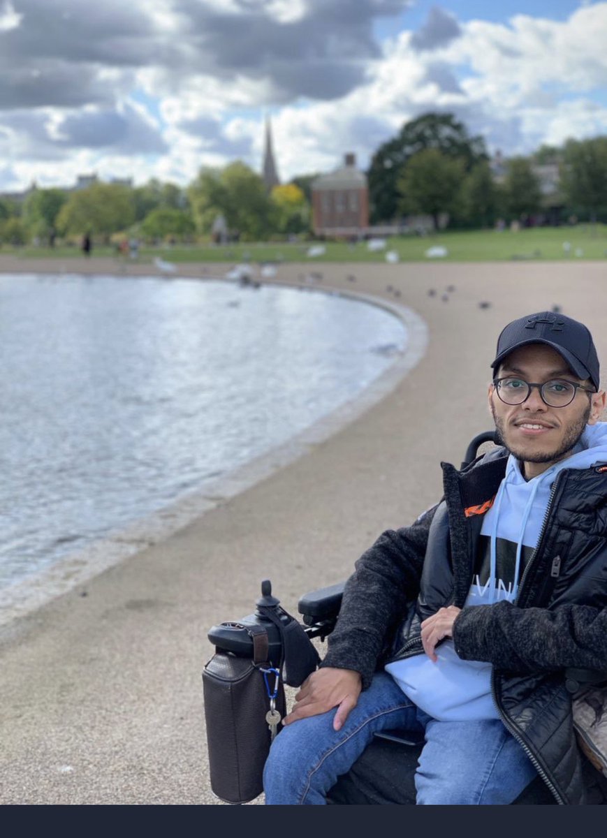 تتقدم اسرة #نادي_الطلبة_السعوديين_ببورتسموث بتهنئة/ الاستاذ علي آل عليان <a href="/AliAlalayan/">Ali Alalayan</a> 

وذلك لحصوله على الدرجة العلمية ماجستير  تخصص الامن السيبراني والأدلة الجنائية الرقمية من جامعة بورتسموث. 
نسأل الله له التوفيق في مسيرته العملية القادمة.