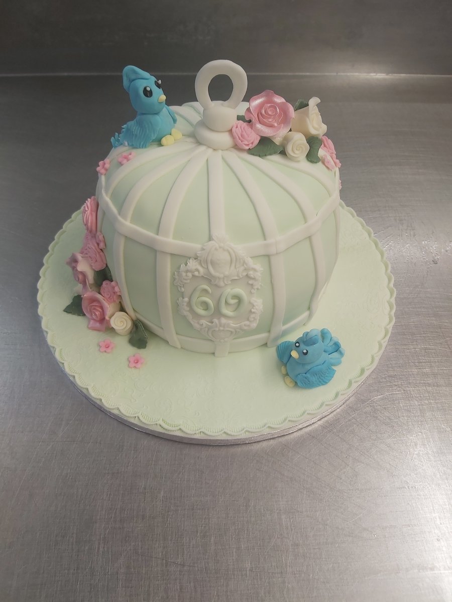 JenkinsBakery's tweet photo. WE ARE HIRING!!
We are looking for a Cake Decorator/ Confectioner.
If you are interested in joining our award-winning team, please contact us on 01554 773923 or via info@jenkinsbakery.co.uk 
#cake #decorator #baker #confectioner #job #vacancy #joinourteam #jenkins #bakery https://t.co/TRvaG4Ongh