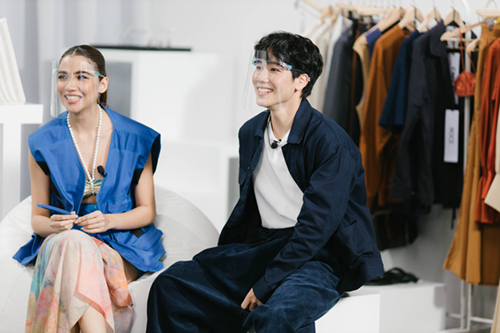 STARSOCIETY_TH's tweet photo. LINE FASHION ANNUALE ไลฟ์วาไรตี้ครบรสแห่งปี สนุก มันส์ จัดเต็ม กับภารกิจสไตลิ่งแฟชั่นไอเท็ม 14 แบรนด์ไทย โดยแก๊งค์ดาราสายแฟ https://t.co/tPcSWeHAiu
#LINEFASHIONANNUALE #LINEFASHIONANNUALEPreCollection #LINESHOPPING
#หยิ่นวอร์ https://t.co/kkrzGcn83x