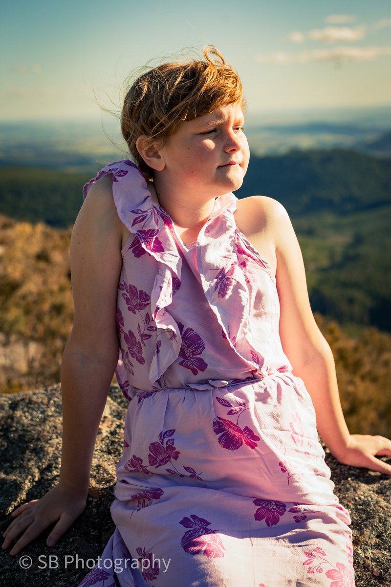 I've decided to start my own photography business, and my daughter and I went for a hike on the weekend and captured some photos just before sunset, I really like how they turned out #photography #sunsetphotography  #portrait