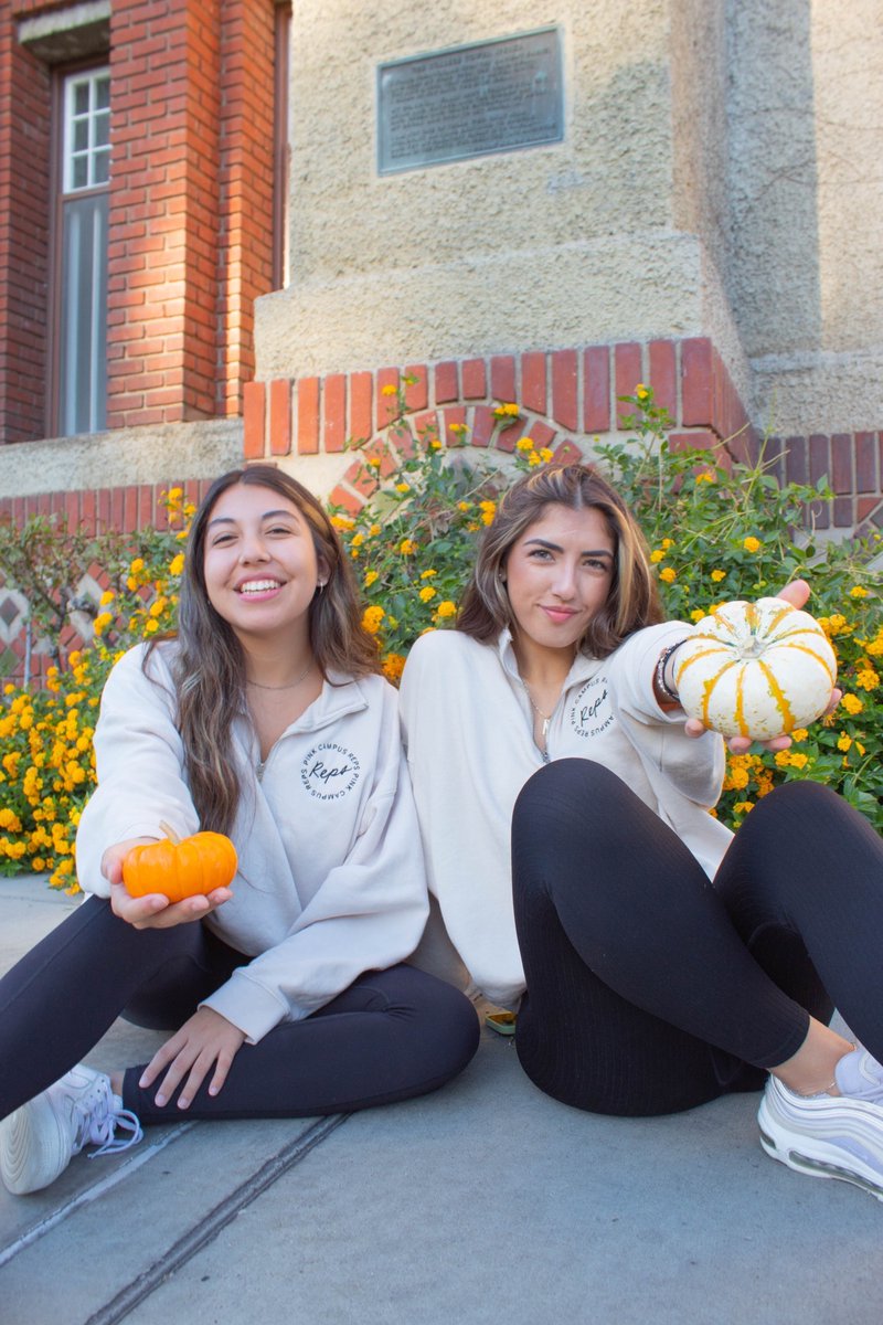 VSPINK's tweet photo. Leaning hard into those spooky szn vibes 🎃 https://t.co/dvAkjvjs47