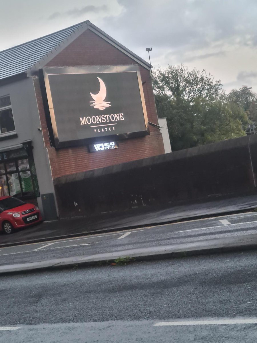 CoderTheExplor1's tweet image. Technology advanced and now businesses promote their products on digital billboards. Going digital is not only more pleasant to look at but also allows #adverts to be cycled. @Preston