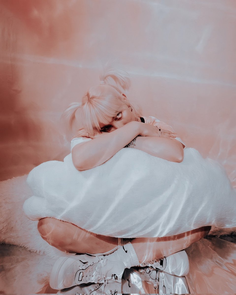 dramaticverses's tweet photo. ⠀ ⠀⠀⠀  
⠀⠀⠀  
⠀    ㅤ𓆩☯𓆪◝  𝓲𝐧𝐬𝐭𝐚𝐠𝐫𝐚𝐦 𝓹𝐨𝐬𝐭.
             ▱▰ @ ʙɪʟʟɪᴇᴇɪʟɪsʜ 

 〝 and everybody's watching her, 
           but she's looking at you 〞

           ⌂          ⌕          ⊞          ♡ https://t.co/wk6trfYpln