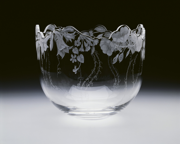 ShaRC_project's tweet photo. This vase @RCT made in the 1990s by the glass works firm Steuben shows flowers mentioned in Shakespeare plays, with accompanying quotations. https://t.co/SoqWBYoZcb https://t.co/E3Da7NG93p
