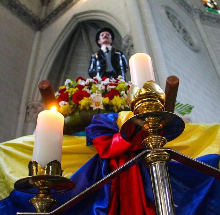 Iroschimajpsuv's tweet image. #Hoy rememoramos el natalicio de un extraordinario ser humano, nuestro Beato el #DrJoséGregorioHernández el médico de los pobres! Entrego su vida al servicio la ciencia y de los más humildes! Con absoluta fe y devoción sus fieles creyentes hoy en día son testigos de sus milagros