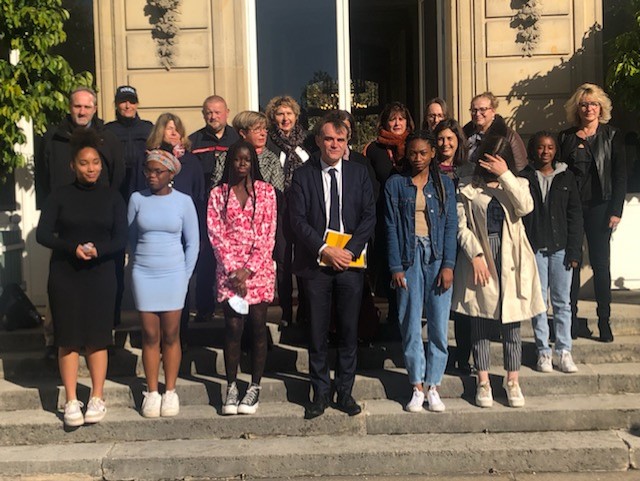 Avec la collaboration de la mairie de Vernouillet 9 élèves de 3ème de notre établissement ont effectué leur stage à la Préfecture des Yvelines à Versailles.