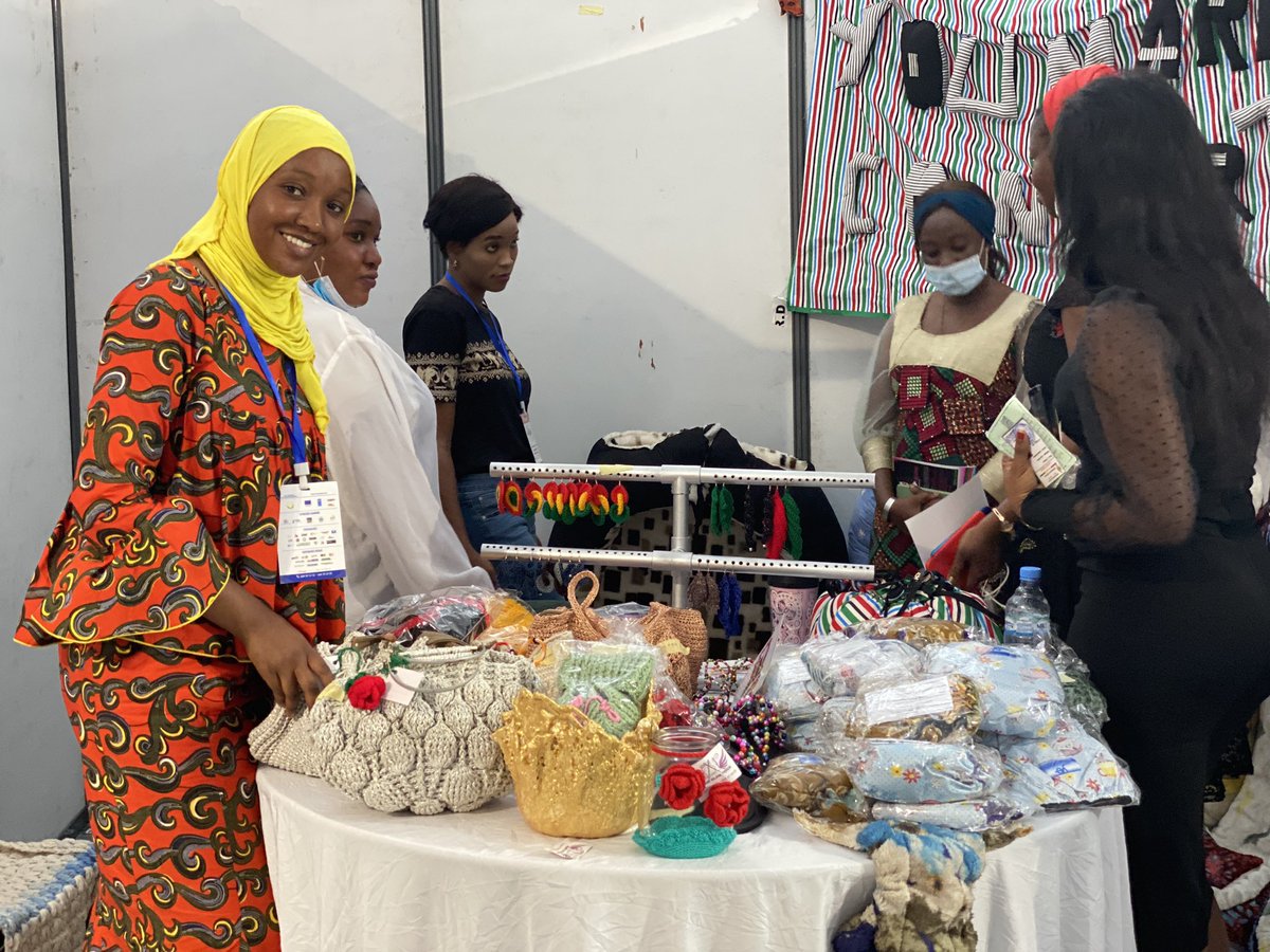 YouthconnektGN's tweet photo. #LabelGuinée 
Faites-vous plaisir chez #HabibaHoldingFashion en vous procurant des boucles d’oreilles, sacs, ensemble bikini, robes 👗, napperons et biens d’autres produits ❤️🤗🇬🇳
☎️ 622517925
#ConsommonsGuinéens https://t.co/TDLHtf70MZ