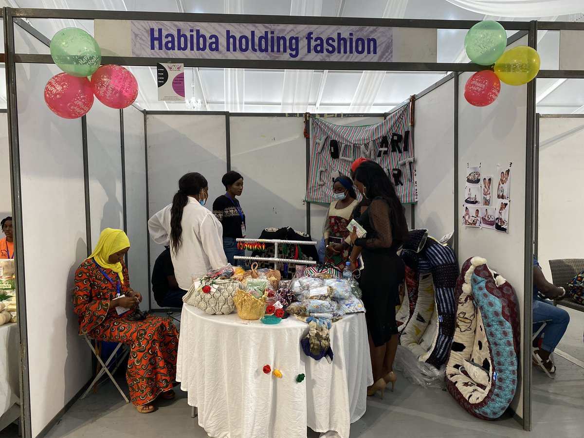 YouthconnektGN's tweet photo. #LabelGuinée 
Faites-vous plaisir chez #HabibaHoldingFashion en vous procurant des boucles d’oreilles, sacs, ensemble bikini, robes 👗, napperons et biens d’autres produits ❤️🤗🇬🇳
☎️ 622517925
#ConsommonsGuinéens https://t.co/TDLHtf70MZ