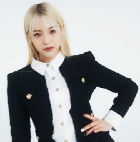 iThinkFromis's tweet photo. still not over this jiheon https://t.co/xJDKpqaPra