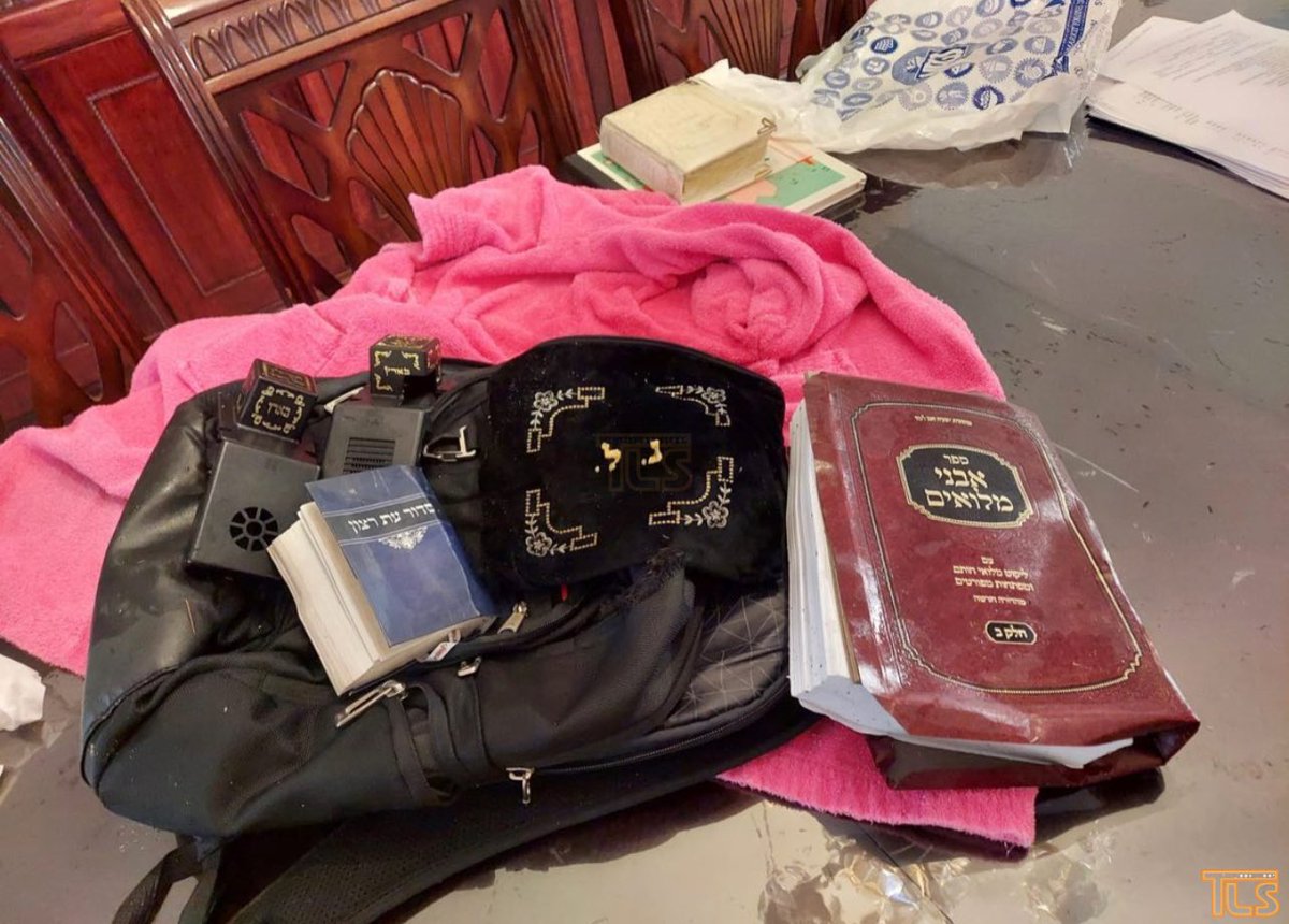 LakewoodScoop's tweet photo. Tefillin and Seforim were found outside a Lakewood home this morning. If you know whom it belongs to, please call 7329426462 or 7325529197. https://t.co/TS8jzkl7j4