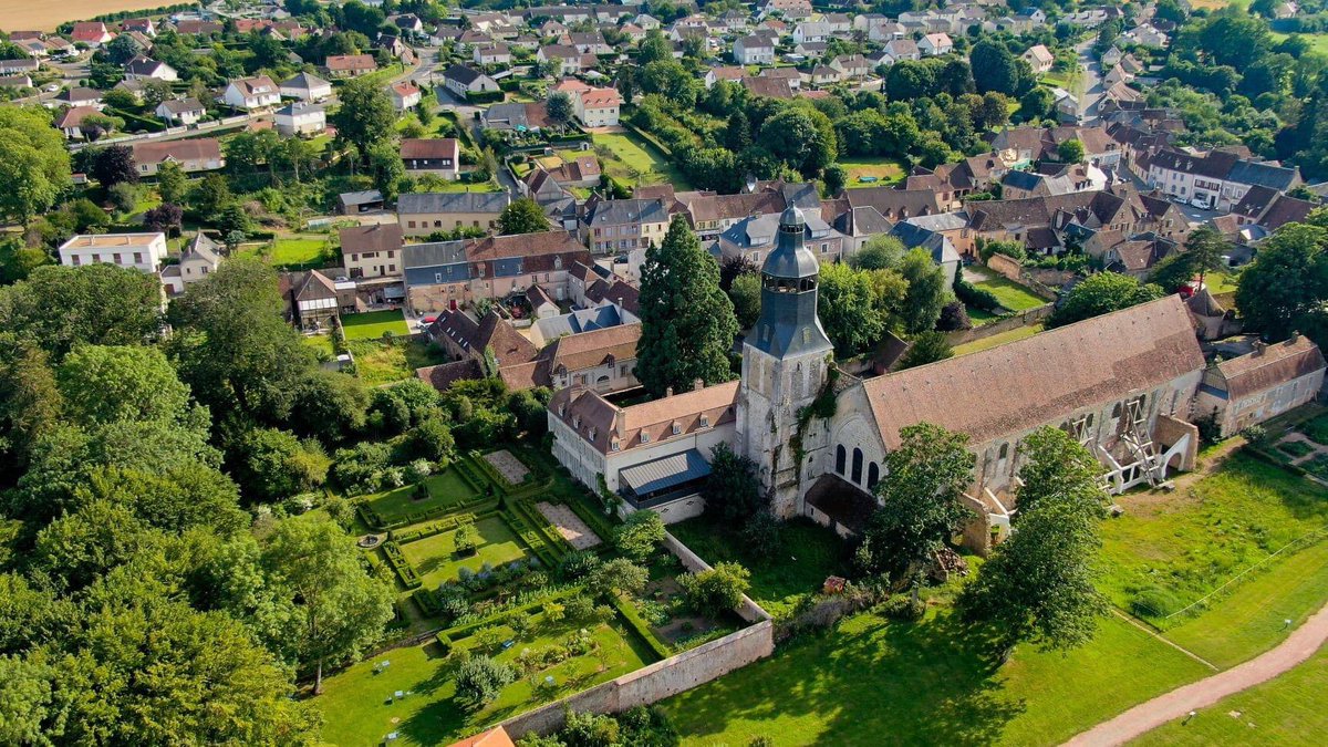 ThironGardais's tweet photo. @ThironGardais a reçu la commission d’homologation des Petites Cités de Caractère 👍 Un superbe outil pour mettre en valeur nos Patrimoines et qualifier nos centres bourgs #eureetloir #thirongardais #perchetourisme #pnrperche #Patrimoine #amrf #regioncentrevaldeloire #caue28 #spr https://t.co/rYEE0iROL8