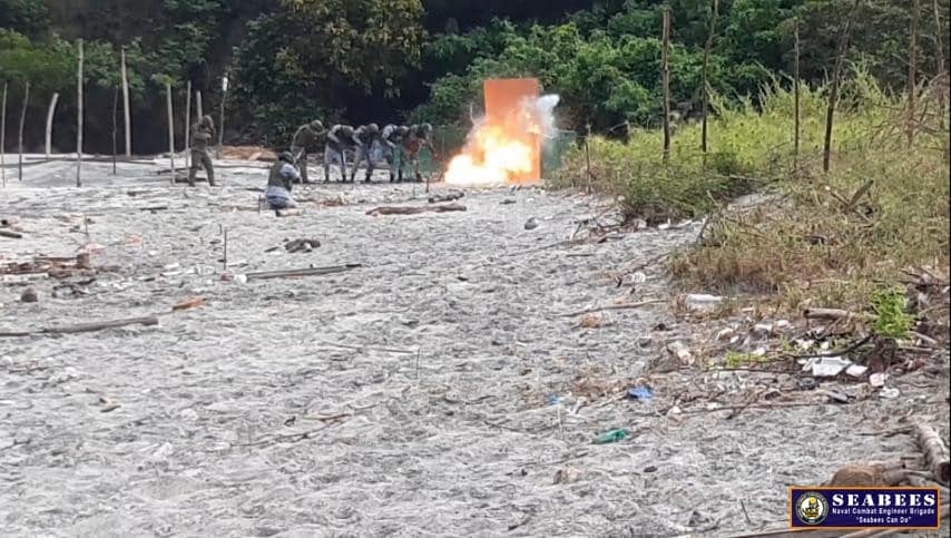 Philippine_Navy's tweet photo. TRAINING FOR READINESS | 19 PH Navy personnel complete Explosive Demolition Landmine Warfare training

Full NCEBde story here: https://t.co/Lradoax102

📸: @CombatNaval / Naval Combat Engineer Brigade

#PHMarinesCorps
#ModerandMultiCapablePHNavy
#AFPyoucanTRUST https://t.co/rG4rigSlv2
