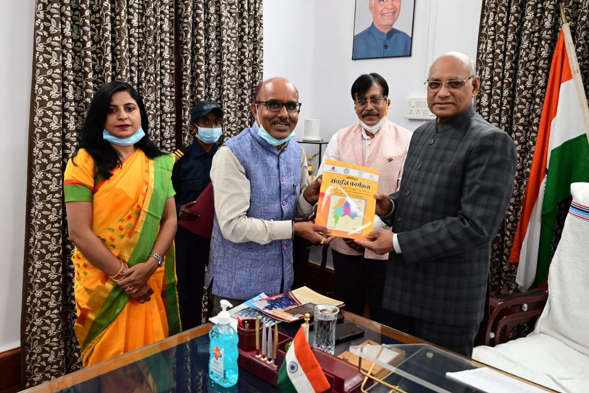 bksranchi's tweet photo. @sanjaykmranchi Secretary @bksranchi Shri Avijit Ghosh Former CMD-HEC alongwith 3 Team Members visited @jhar_governor &amp; presented #Samvardhan report and shared issues related to #ChildProtection.He appreciated @NCPCR_ @DCkhunti &amp; @bksranchi for #Samvardhan initiative. @NITIAayog https://t.co/v6fiYTygud