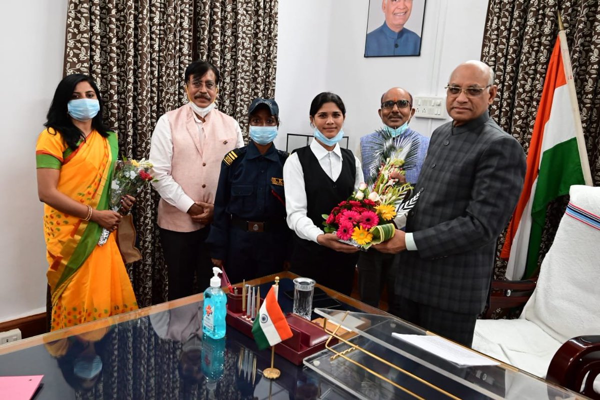 bksranchi's tweet photo. @sanjaykmranchi Secretary @bksranchi Shri Avijit Ghosh Former CMD-HEC alongwith 3 Team Members visited @jhar_governor &amp; presented #Samvardhan report and shared issues related to #ChildProtection.He appreciated @NCPCR_ @DCkhunti &amp; @bksranchi for #Samvardhan initiative. @NITIAayog https://t.co/v6fiYTygud