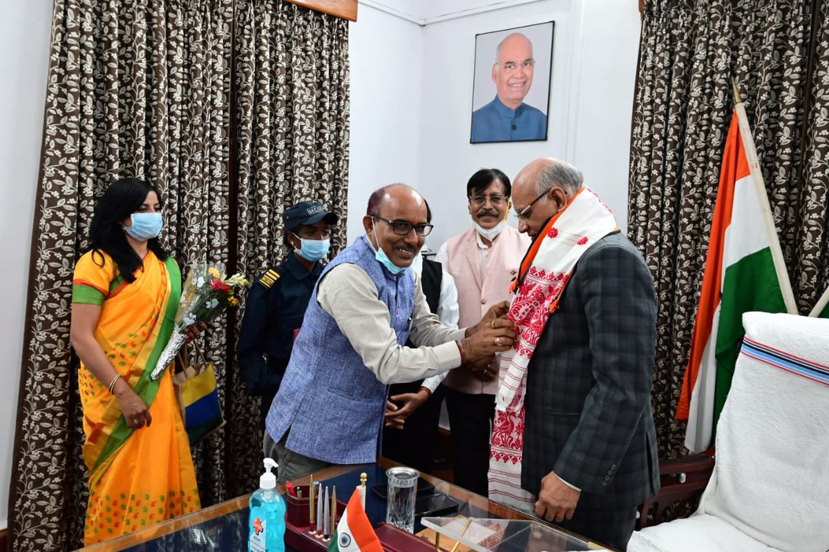 bksranchi's tweet photo. @sanjaykmranchi Secretary @bksranchi Shri Avijit Ghosh Former CMD-HEC alongwith 3 Team Members visited @jhar_governor &amp; presented #Samvardhan report and shared issues related to #ChildProtection.He appreciated @NCPCR_ @DCkhunti &amp; @bksranchi for #Samvardhan initiative. @NITIAayog https://t.co/v6fiYTygud