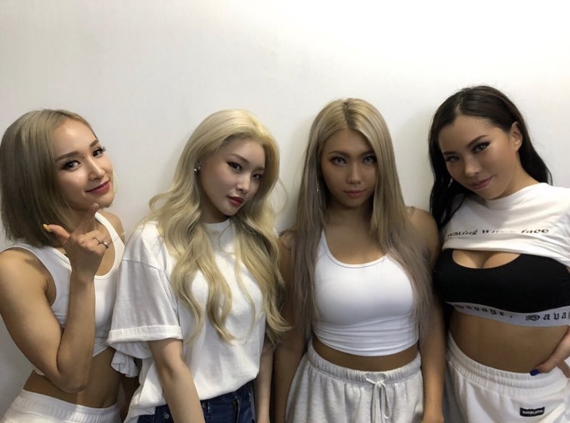 ChunghaGlobal's tweet photo. Let’s celebrate every team on the show. As Chungha says, dancers are artists too! A special thank you to La Chica for being Chungha’s close friends and creating amazing choreographies with/for her! 

CHUNGHA ON SWF

#LaChicaxChungha 
#BadGirlChungha 
#청하와라치카화이팅 https://t.co/7oVun2V9Xf